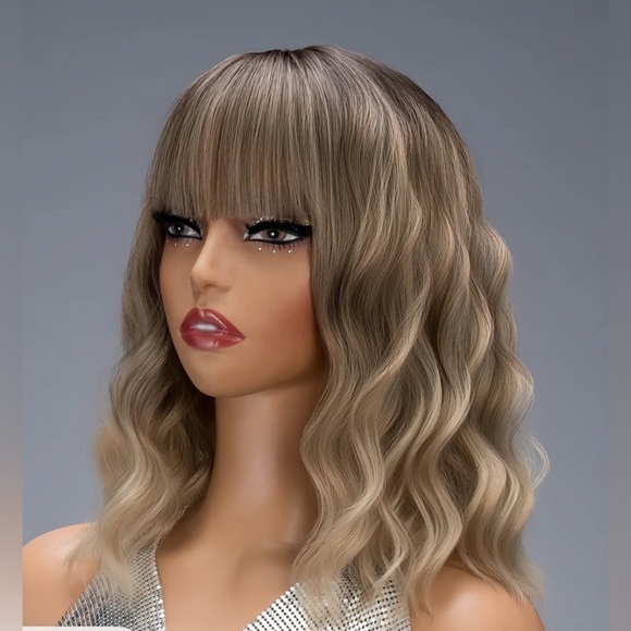 Blonde Ombre Beach Wave Wig - Picture 3 of 7